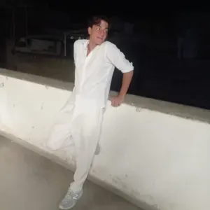 Pet sitter novice qui chercher à accumuler de l'expérience 