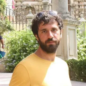 Cerco servizio pulizia per mese di agosto