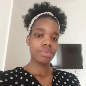 Experienced babysitter looking for a job 