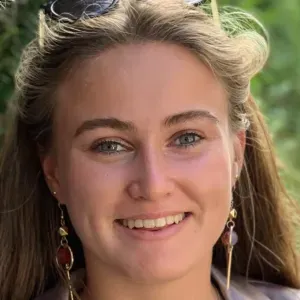 Baby-sitter étudiante éducatrice de l'enfance