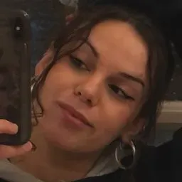 Babysitter com experiência em irmãos mais novos