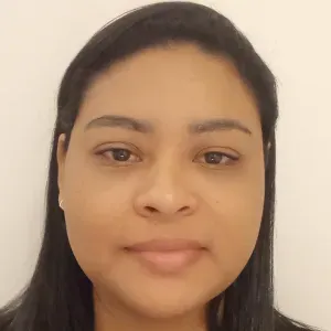 Empregada de limpeza responsável na marinha  grande .