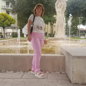 Babysiter disponibile a Genova