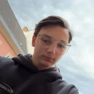 Junger Babysitter Klagenfurt gezogen