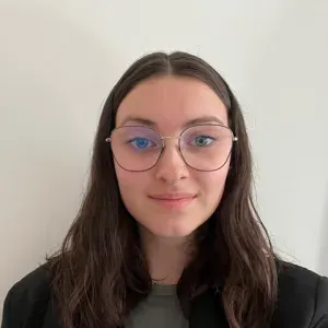 Étudiante attentionnée propose babysitting