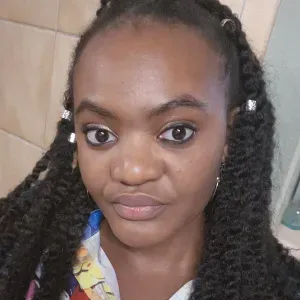 Votre super baby-sitter à l'écoute des petits héros !