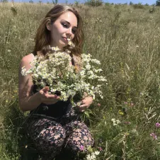 Bonjour.Je suis disponible pour vous