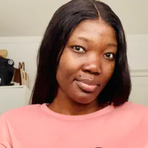 Baby-sitter expérimenté à Houilles 