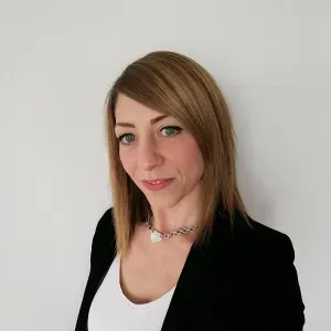 Cerco lavoro come aiuto pulizie casalinghe