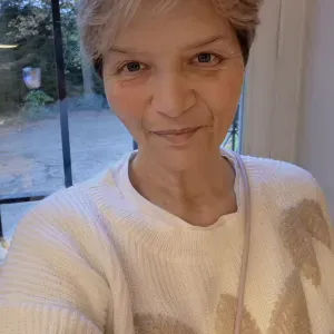 Garde malade  avec experiences