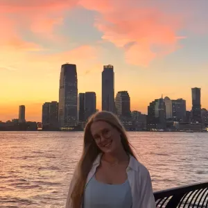 Verlässliche Babysitterin für ihr Kind