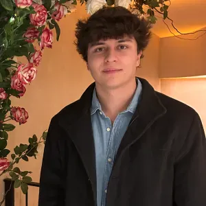 Profesor Joven Comprometido En Segovia