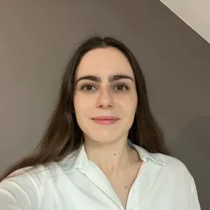 Manon, pet-sitter de confiance pour chats et chiens