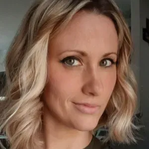 Addetta alle pulizie e alla cura della casa Binasco 