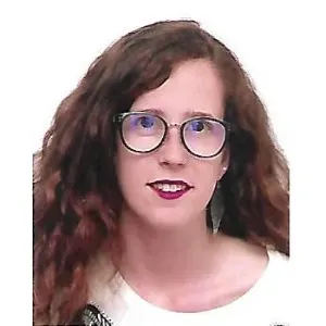 Cuidadora de niños y niñas