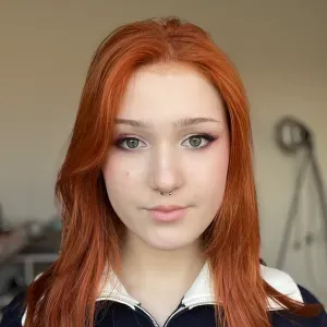 Promenade de chiens avec amour sur la Côte d'Azur