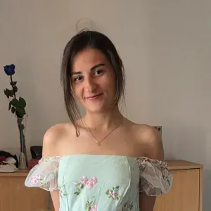 Baby-sitter disponible dans la meuse et alentours 