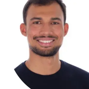 Babysitter fiable, dynamique et disponible immédiatement