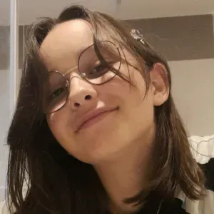 Baby-sitter expérimentée et créative!