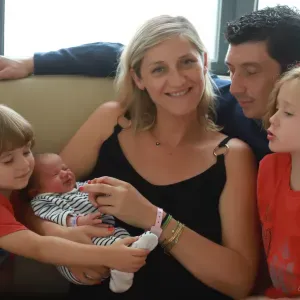 Cherche babysitter 5-10 days (Aout), 3 enfants 