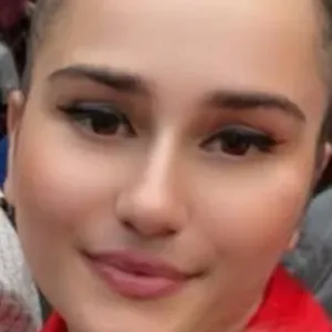  bonjour je m appelle xhoela ,baby-sitter Bruxelles 