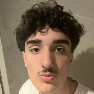 Baby-sitter sérieux et motivé à Ivry-sur-Seine