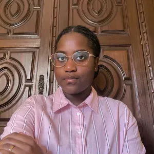 Ama com experiência e formação – disponibilidade total