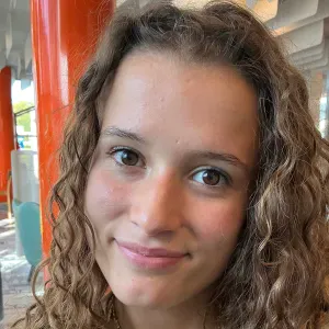 Baby-sitter à Anglet !!! (Avec le BAFA)