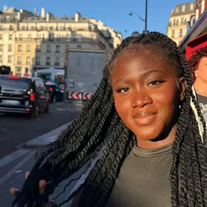 Pet sitter sérieuse et attentionnée disponible