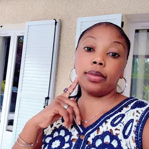 Babysitter expérimentée, limours france