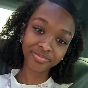 Garde et promenade d'animaux avec douceur et sérieux 