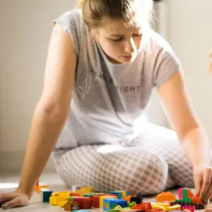  baby-sitter pour garde d'enfants 