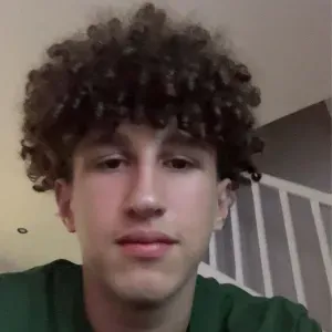 Baby-sitter et petsitter ayant de l'expérience 