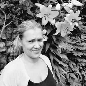 Empregada de limpeza organizada  pontual