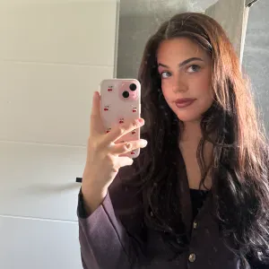 Baby sitter expérimenté a Hennebont 