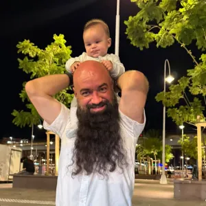 Cerco una babysitter per stasera.