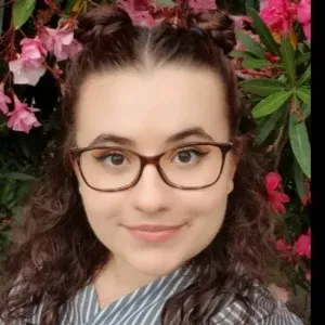 Baby-sitter expérimentée / Educatrice de Jeunes Enfants