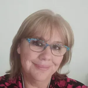 Nounou bonjour je m'appelle Nathalie j'ai 54 bonjour je m'ap