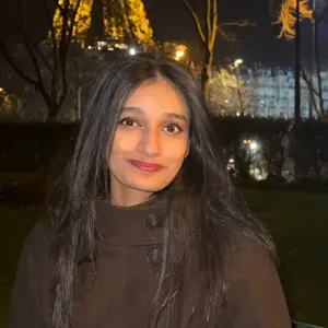 Reliable & Caring Babysitter in Paris