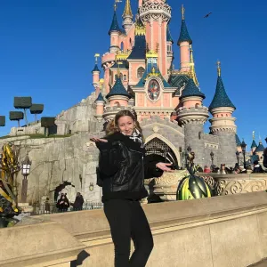 Baby-sitter expérimenté à saumur 