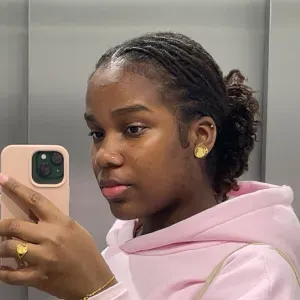 Baby-sitter sympa et étudiante Sage-femme ! 