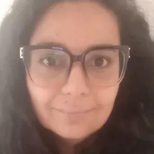 Gelataia in Italia..e donna delle pulizie 