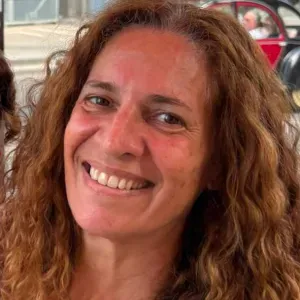 Jeune mamie pleine d'énergie et d'expérience