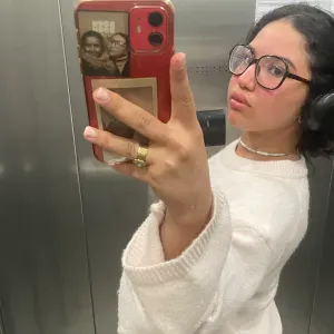 Pet sitter à Paris prête à prendre soin de vos animaux.