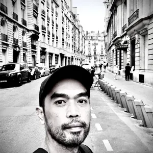 I am nurse graduate and looking for a old sitting job