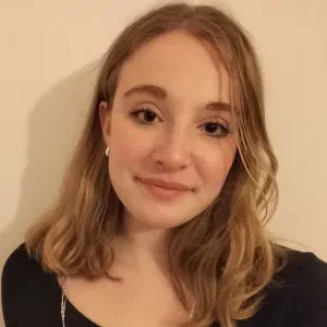 Lycéenne patiente et motivée pour soutien scolaire