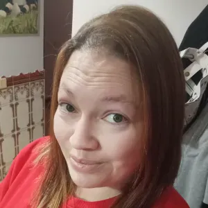 Cuidadora da zona de vila chã VCD 