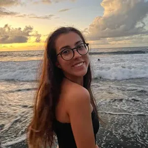 Petite aide ménagère disponible