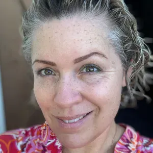 Femme de ménage / ash / agent de service 