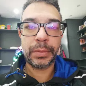 Je recherche baby-sitter